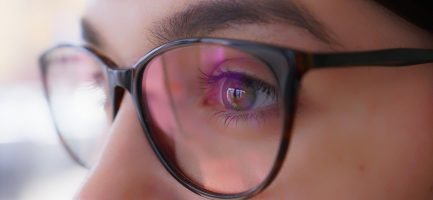 femme myope lunettes