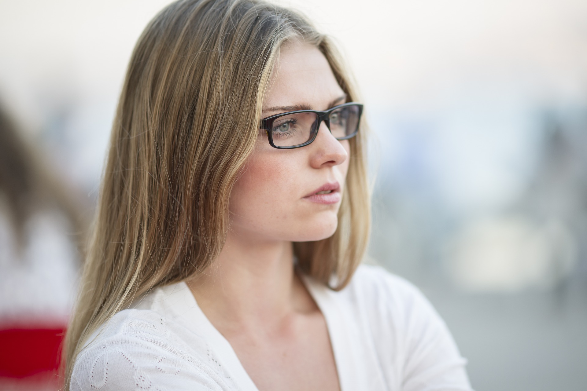 femme lunettes myope astigmate